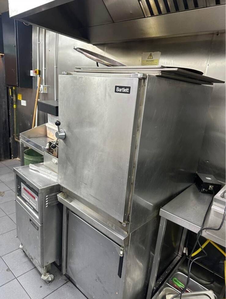 Fully Fitted Takeaway Dewsbury Town centre Photo 3
