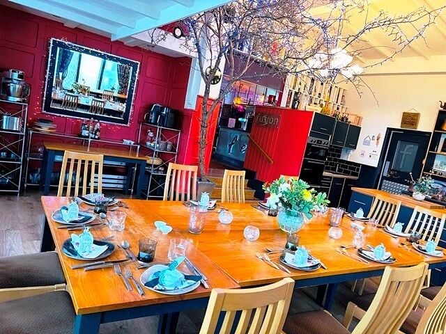 Detached Country Freehouse & Restaurant for Sale Photo 2