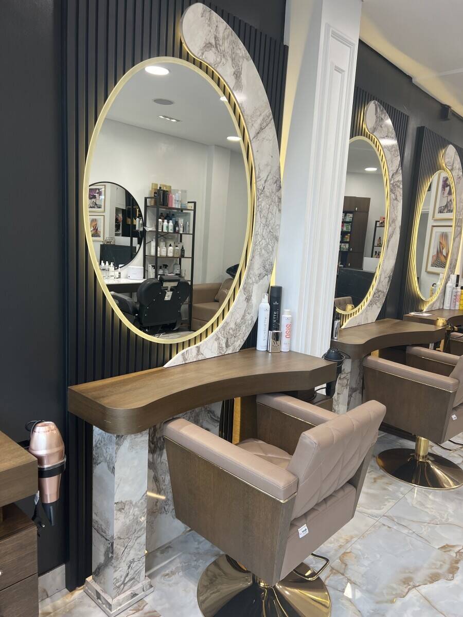 Ladies hair and beauty salon Photo 2