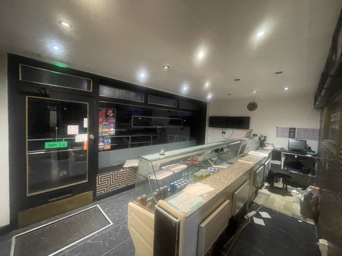 Well established 20 years Indian takeaway  Photo 2