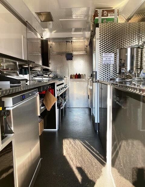 Bespoke Catering Van specialising In Burgers And Wraps With Established Pitch - Rent Only £700 Pawith Licence for Sale