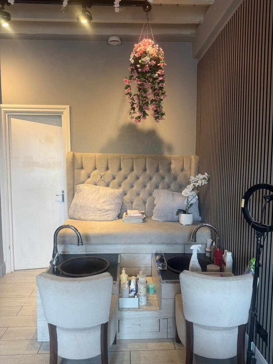 Beauty clinic for sale in harrow