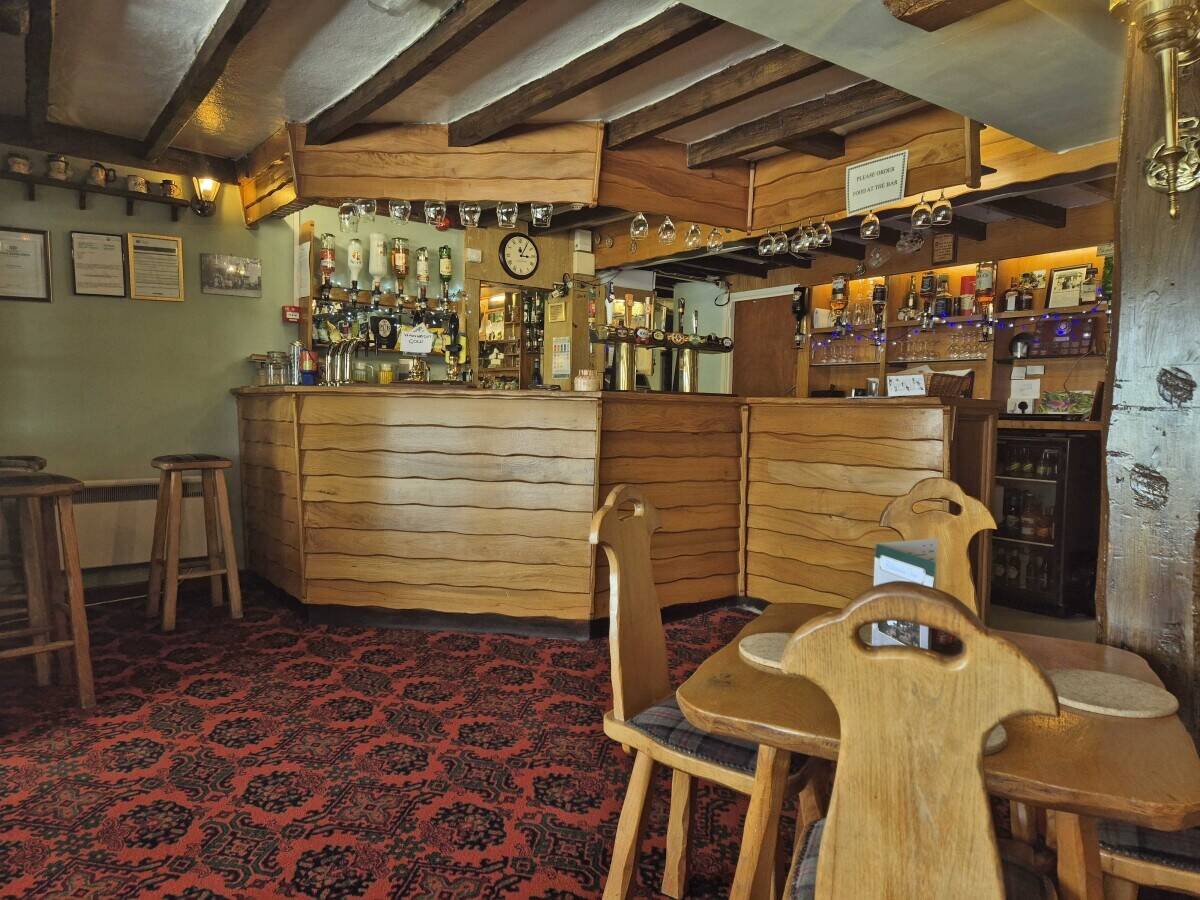 DENBIGHSHIRE - RENOWNED DESTINATION VENUE ON MOUNTAIN PASS Photo 2