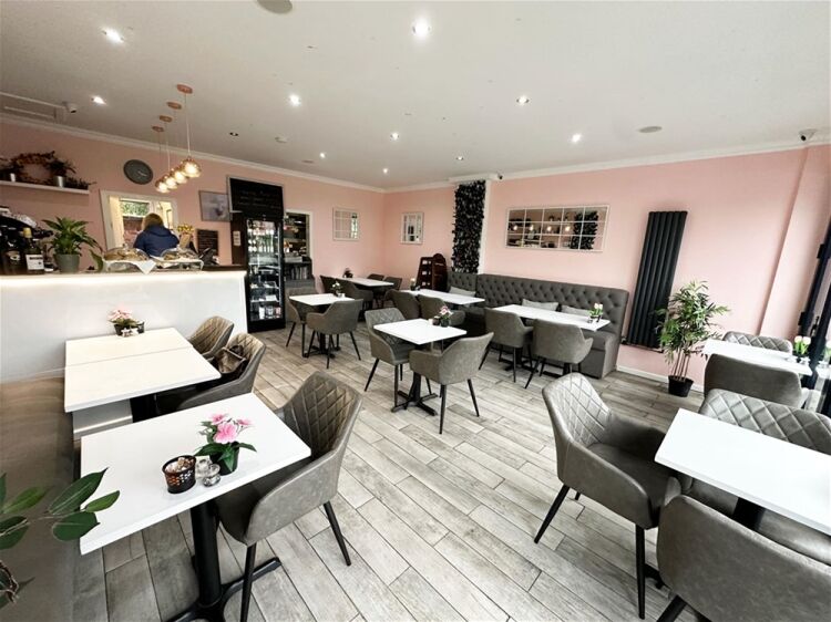 Café in Alderley Edge Photo 2