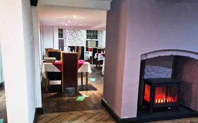 Detatched Freehold Licensed Indian Restaurant & Takeaway for Sale