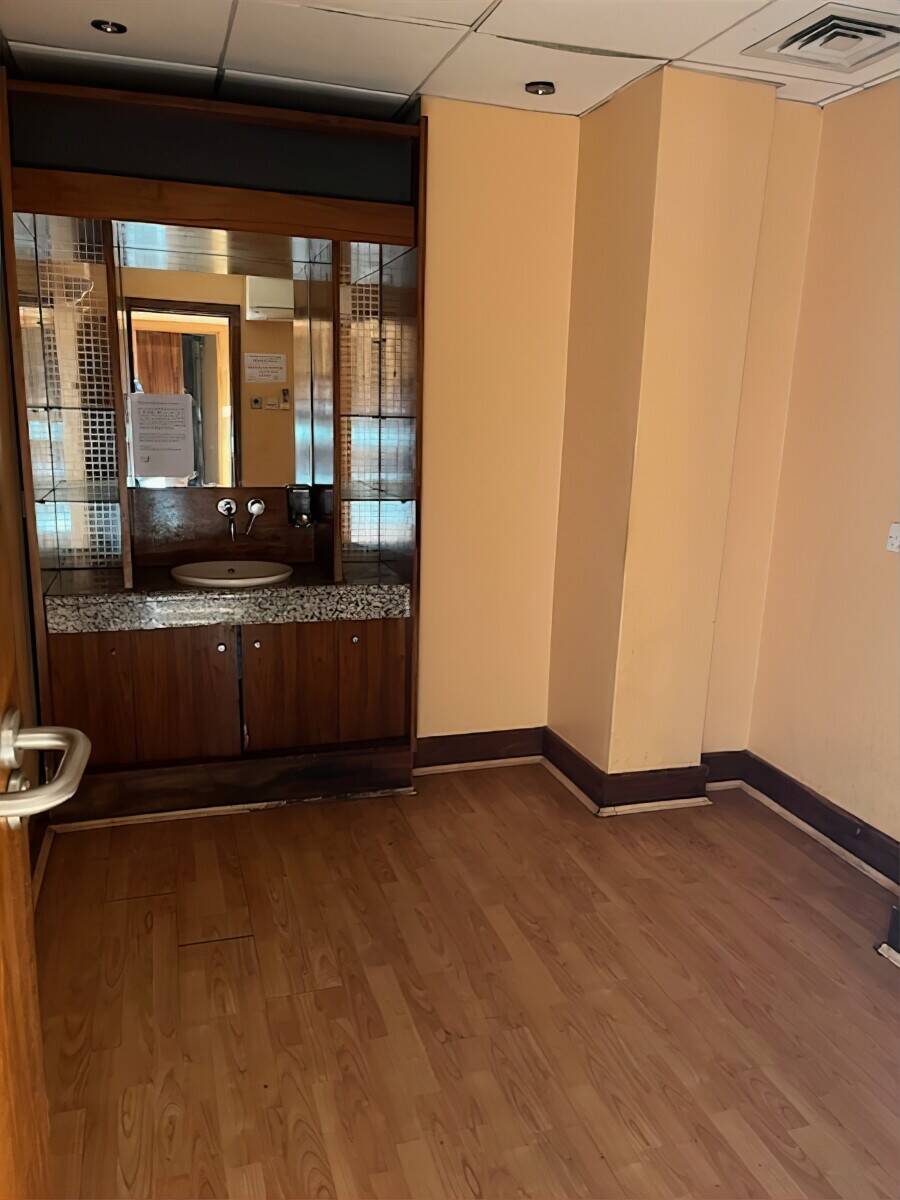 beauty / massage rooms to rent by the busy Gym, station road, Harrow