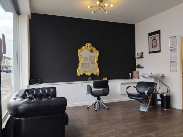 Be Your Own Boss in Beauty – Fully Equipped Salon for Sale