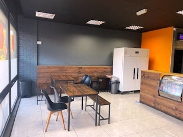 Smash Burgers Takeaway & Chicken Wing Business, With 2 Kitchens for Sale Photo 2