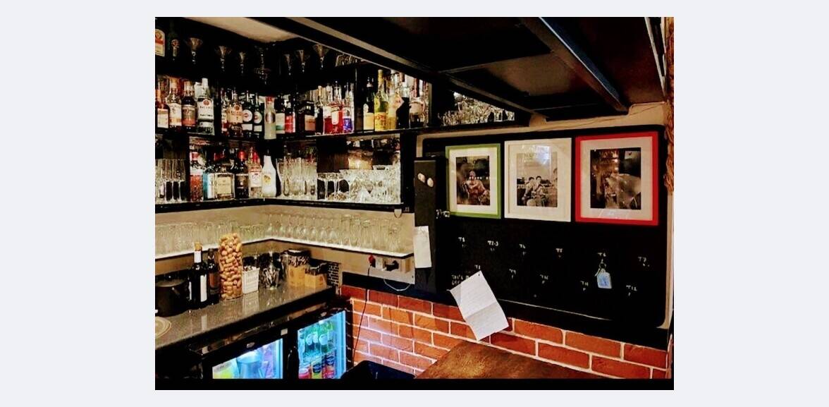 Highly Rated & Established Italian Restaurant and Takeaway for Sale in Devizes Wiltshire Photo 3