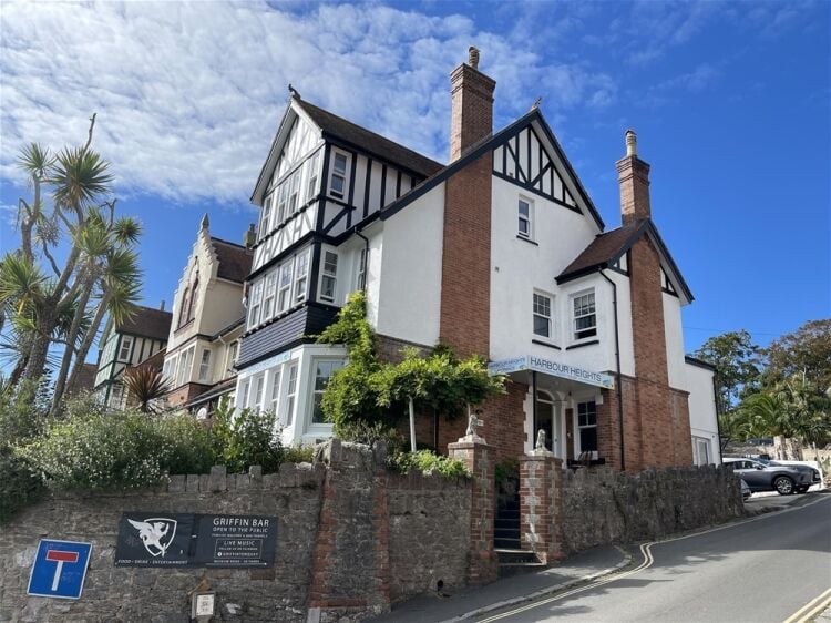 Beautifully presented guest house in a prime position close to Torquay Harbour For Sale in Torquay Photo 2