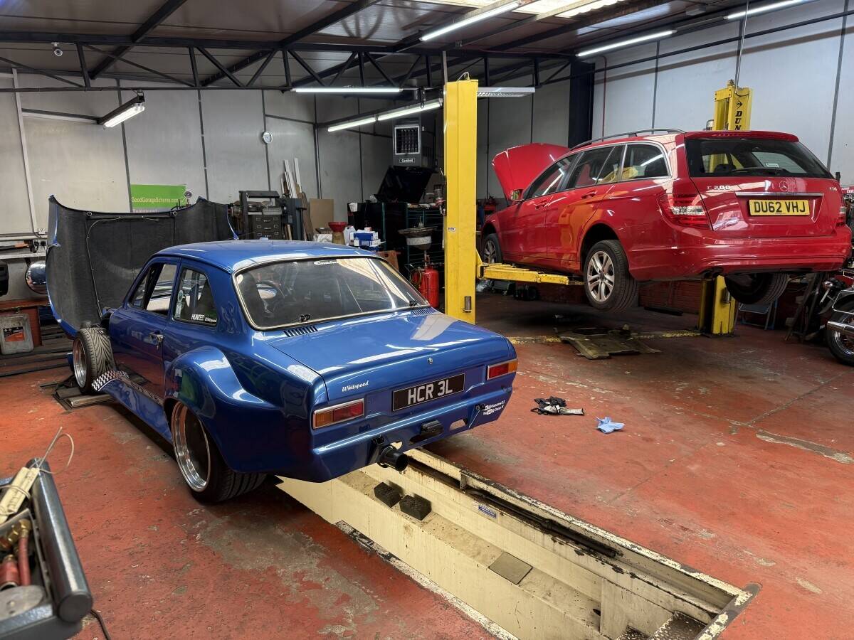 MOT  station car's and m/cycles. Servicing/repair garage. Town centre location. Photo 3