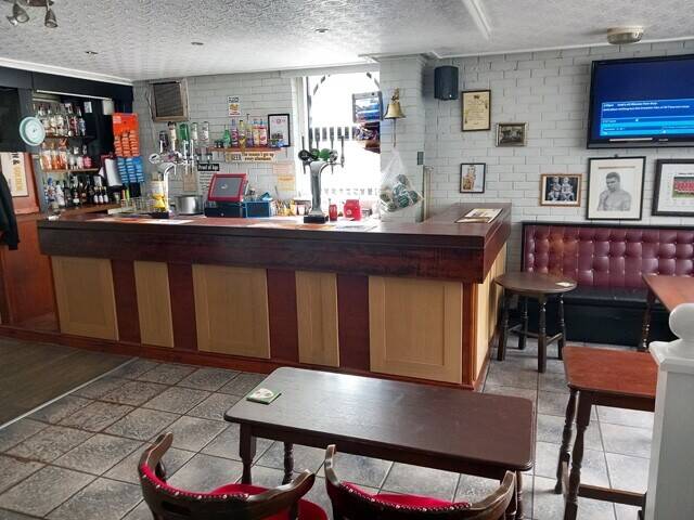SWANSEA CITY - TRADITIONAL WET-LED PUB IN DENSELY POPULATED CITY CENTRE SUBURB Photo 2