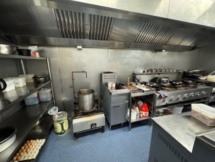 Leasehold Chinese Noodle Restaurant Located In Coventry