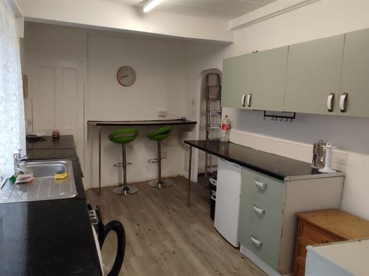 Cafe & Sandwich Bars For Sale in Leeds Photo 2