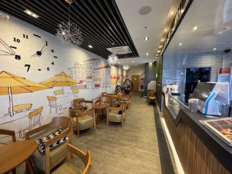 Leasehold Bubble Tea Room Located In Coventry Photo 2