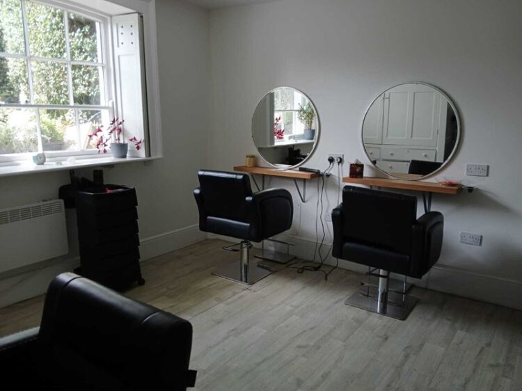 Dazl Hair & Beauty – Shine with an Established Brand