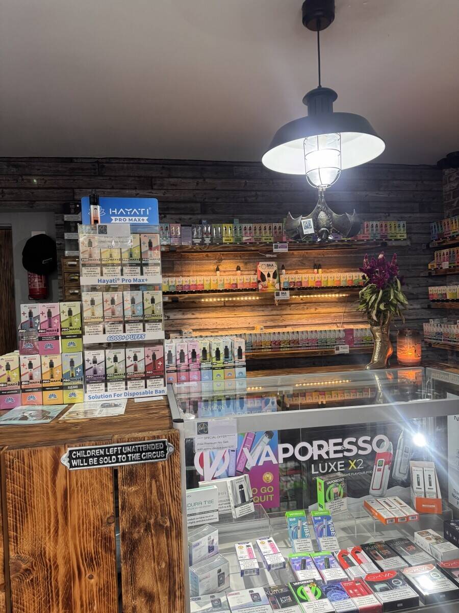 Vape shop for sale on main high street Photo 2