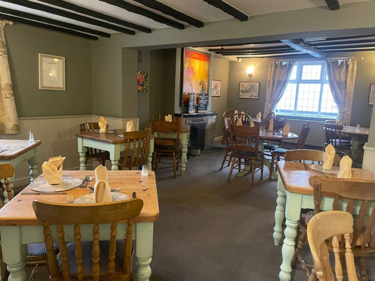 LINCOLNSHIRE - EXTREMELY PROFITBALE TRADITIONAL VILLAGE PUB & RESTAURANT