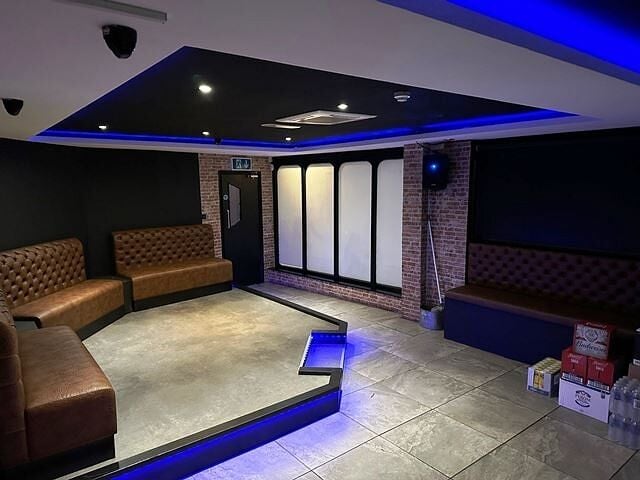 Bar Plus Additional First Floor Night Club closed for Sale Photo 2