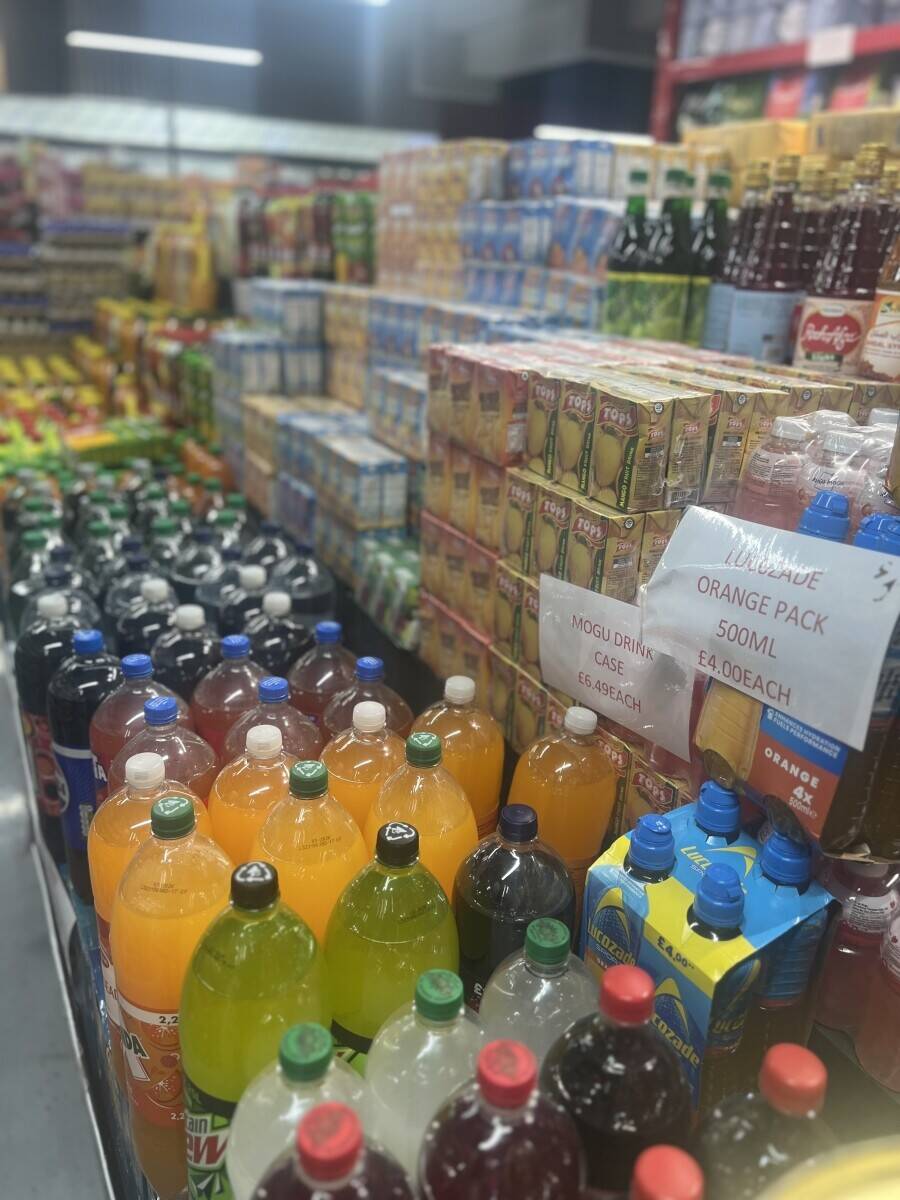 Supermarket / cafe  Photo 2