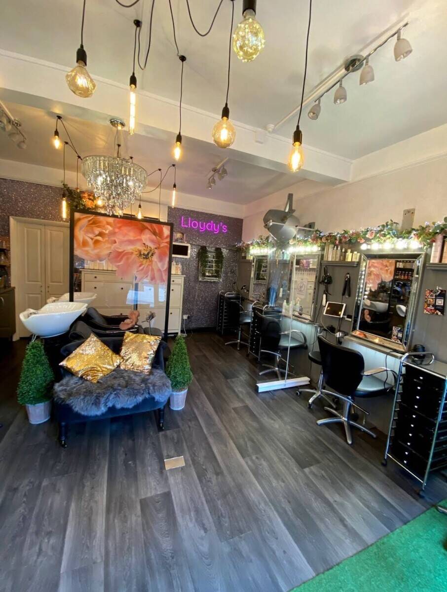 Hairdressers for sale in the heart of Pinhoe Photo 3