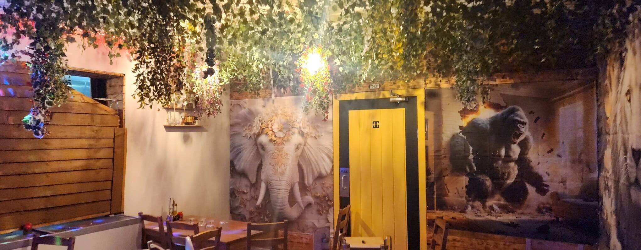 Restaurant, bar & takeaway 3 in 1