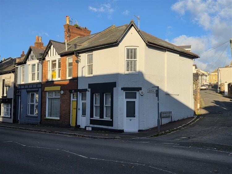 Auction Lot: 2 x Self-Contained Investments Flats, Torquay For Sale in Torquay Photo 2