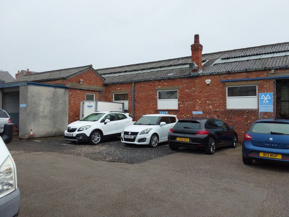 Freehold MOT Garage Services Specialist Vehicle Repairs Maintenance Business Southport For Sale Photo 2