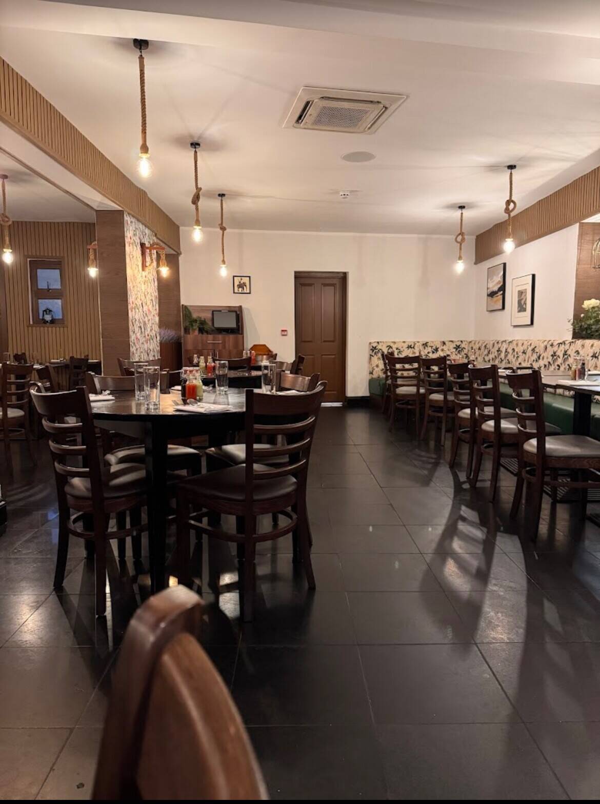Indo-Chinese restaurant with Shisha lounge for sale