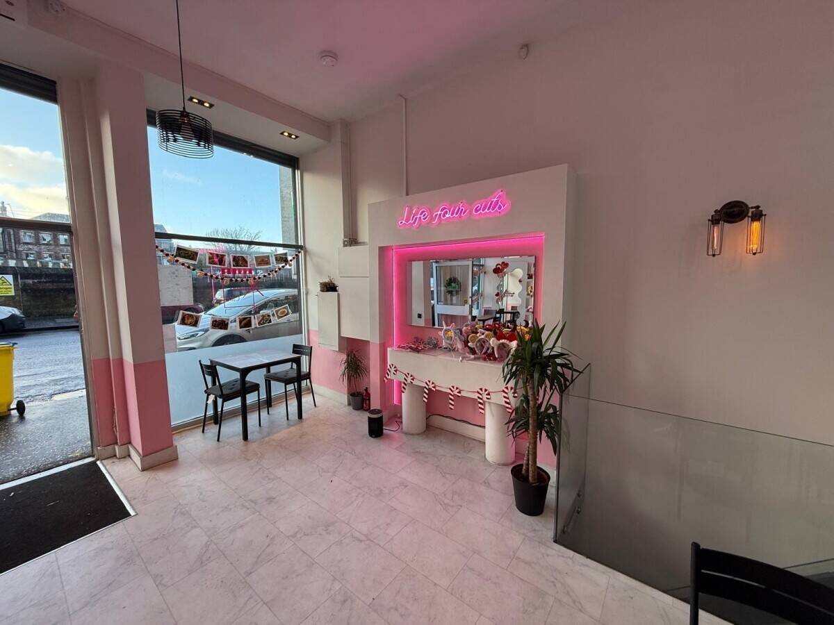 Class 1 Retail Premises With Huge Potential, Glasgow (ref 1787) Photo 2