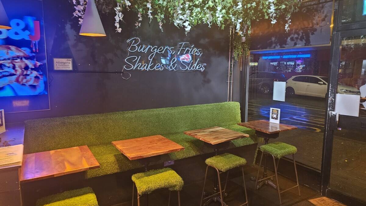 A Fully-Equipped, Turnkey Food Venue in Cardiff Photo 2