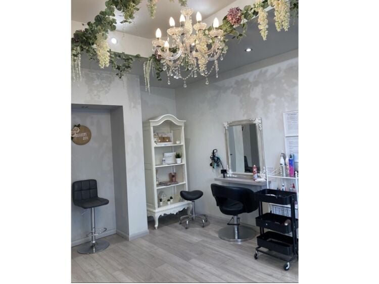 Attractive Leasehold Beauty Salon in High-Demand Area