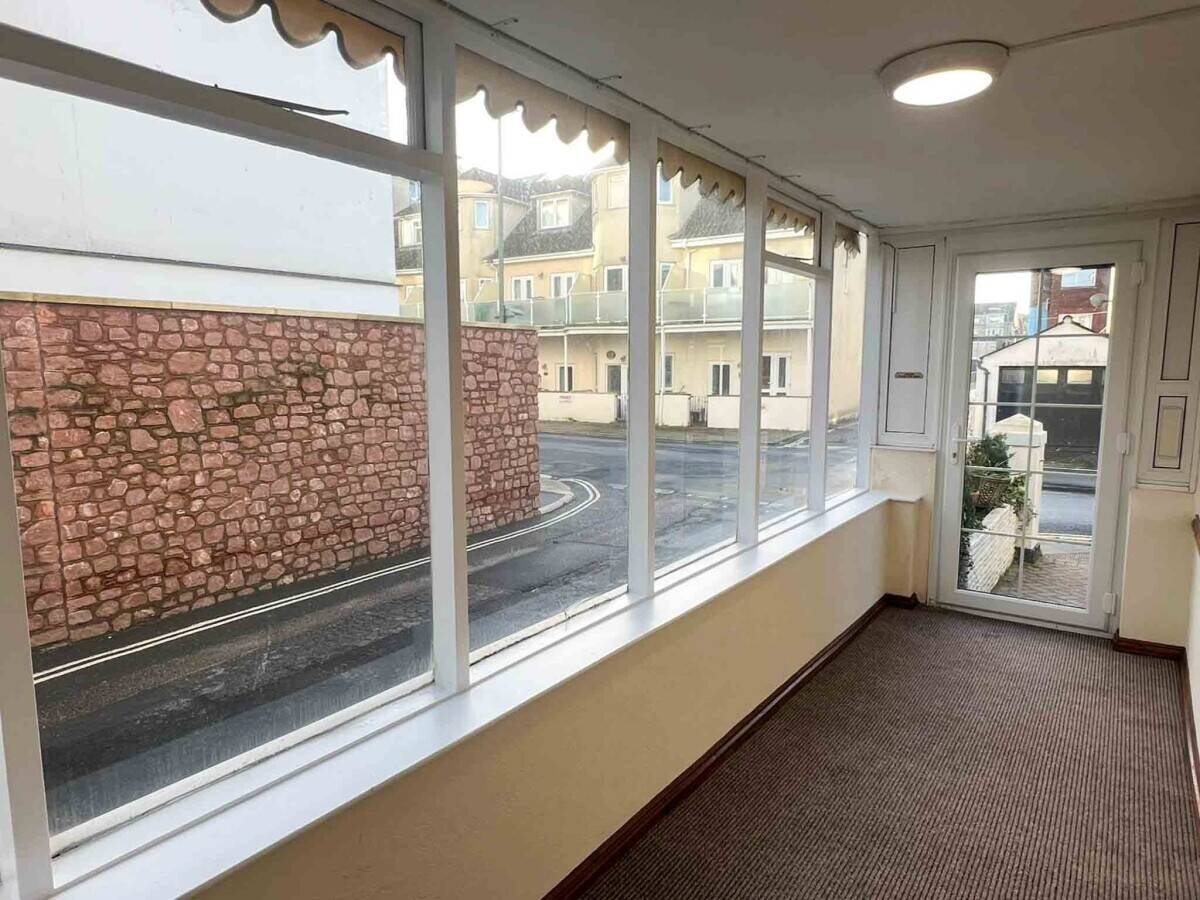 A Fantastic Turn-key Investment Property in Paignton For Sale Photo 2