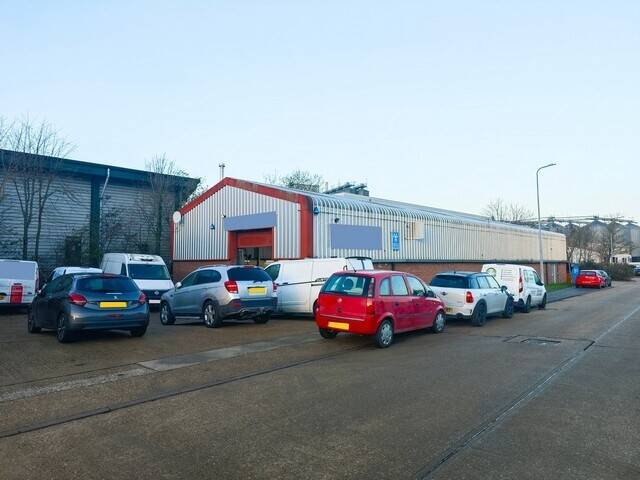 JUST REDUCED CLASS 4 & 7 MOT STATION £154,999 plus SAV – LEASEHOLD - BETWEEN CHELMSFORD & COLCHESTER Photo 2