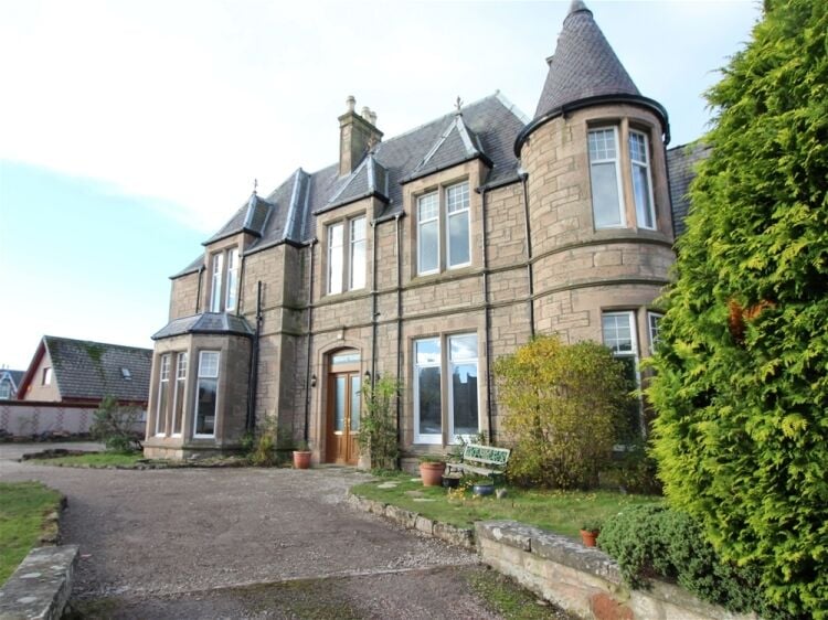 Duchally House