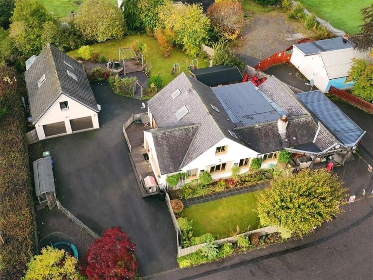 Contin Village Stores and 4 Bedroom House Photo 2