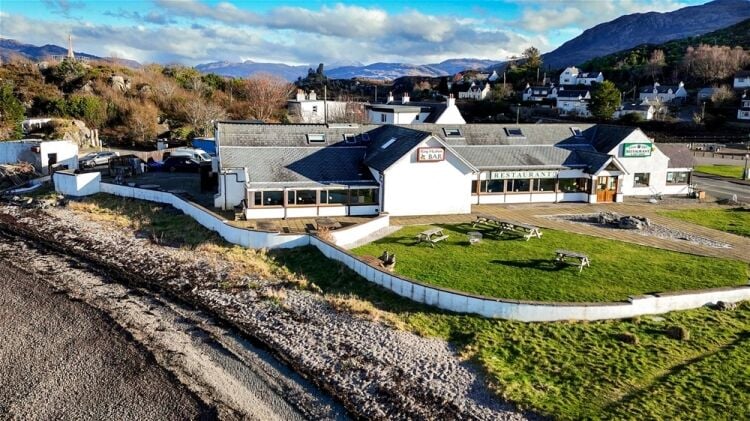 Castle Moil Restaurant, King Haakon Bar & Bunkhouse Photo 2