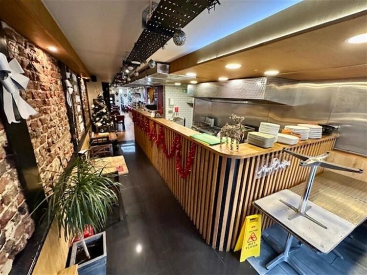 LEASEHOLD
LIC. MEXICAN RESTAURANT TAKEAWAY