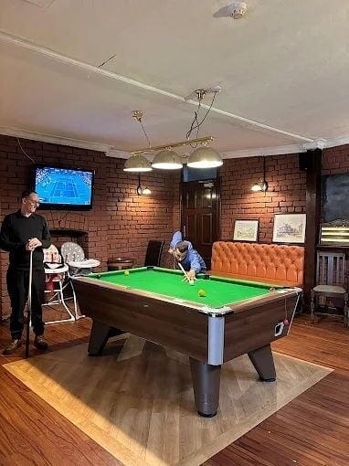 Bar And Restaurant With Full On Licence for Sale Photo 2