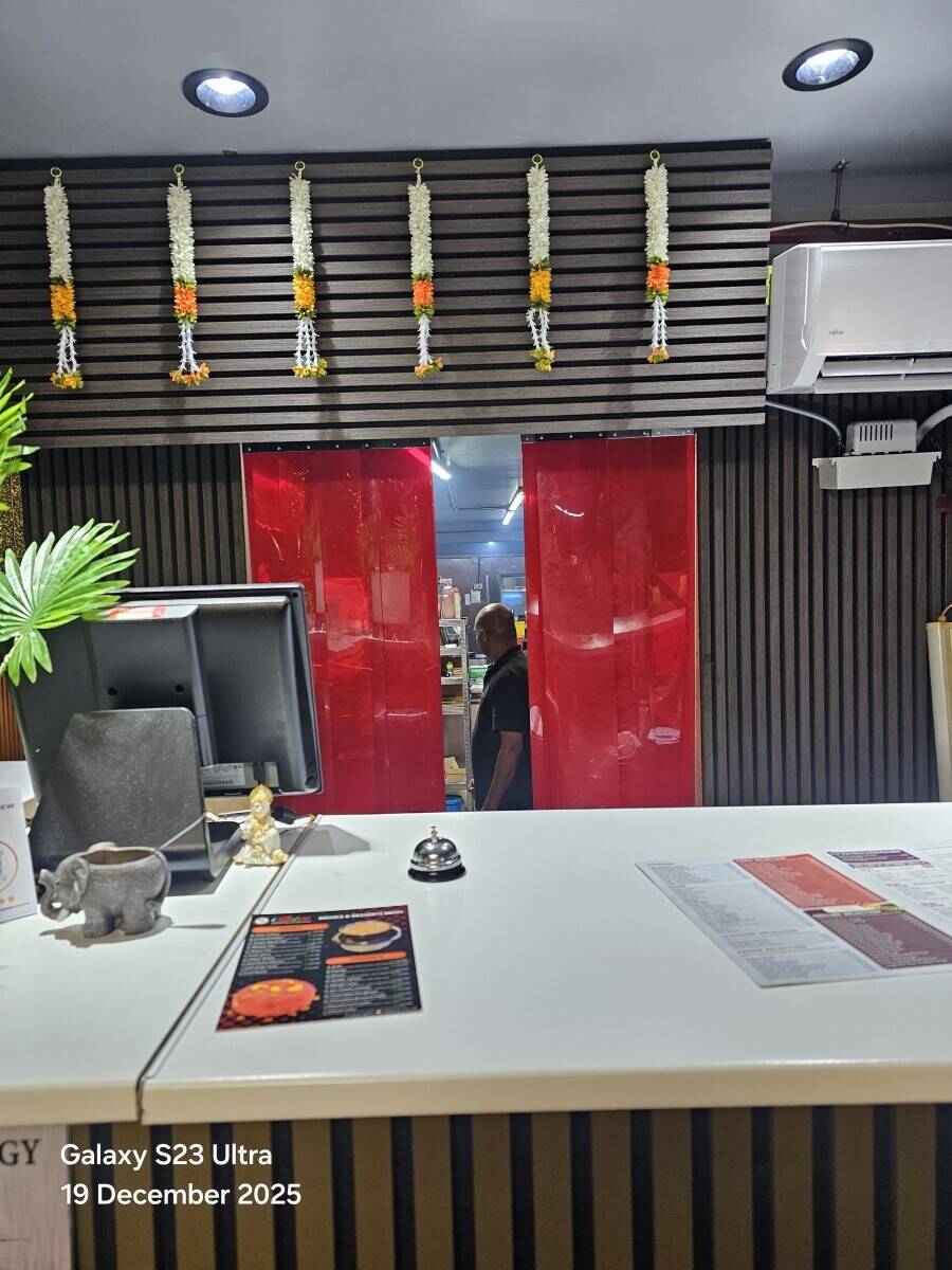 2 large commercial property 2 flats