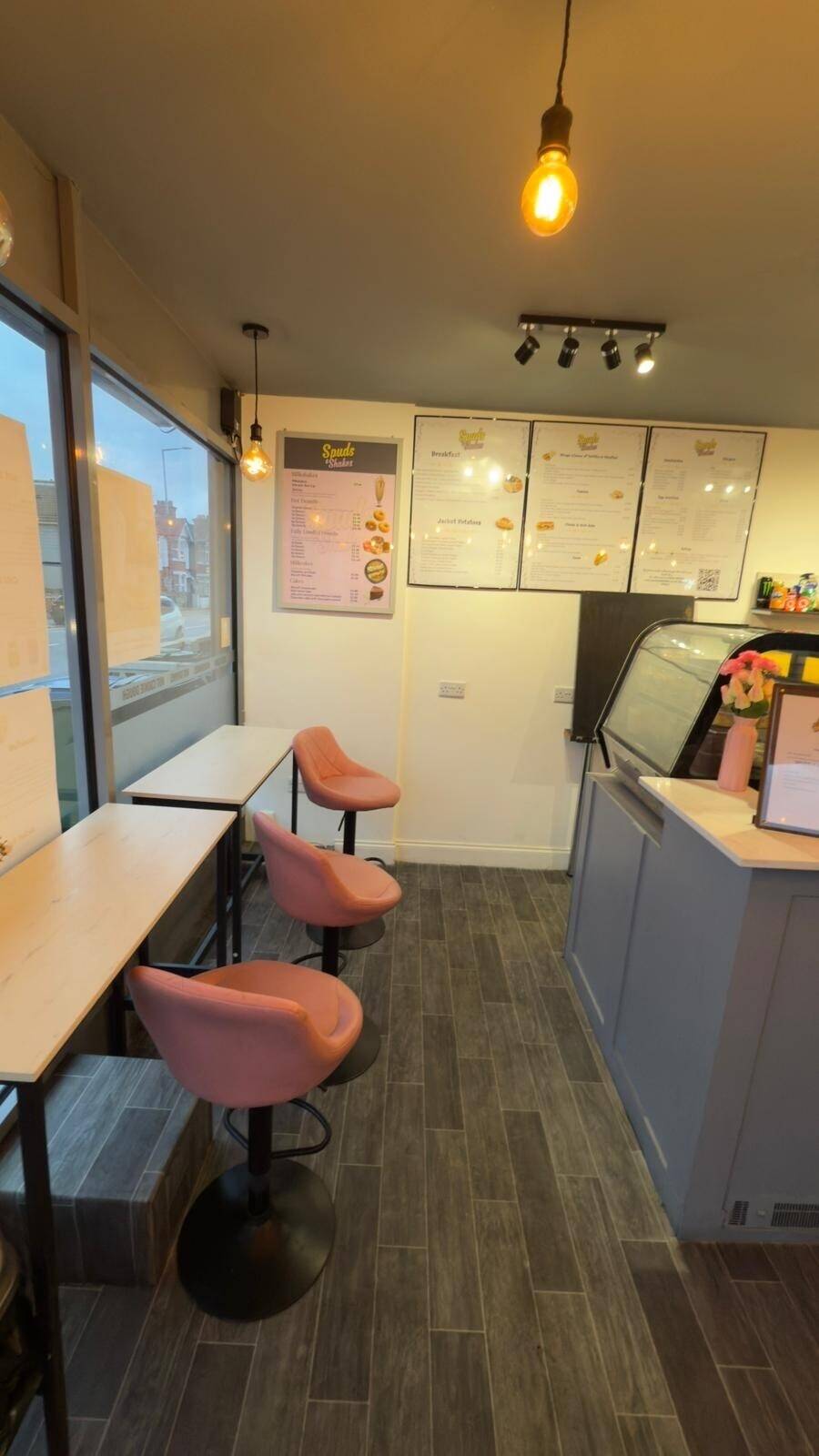 Cafe for sale in watford Photo 2