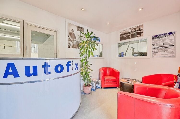 Established MOT Garage - Hertfordshire Photo 2