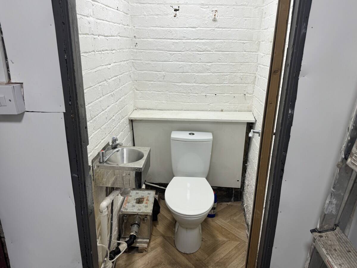 Takeaway / Cafe for Sale in Wirral, Merseyside Photo 3