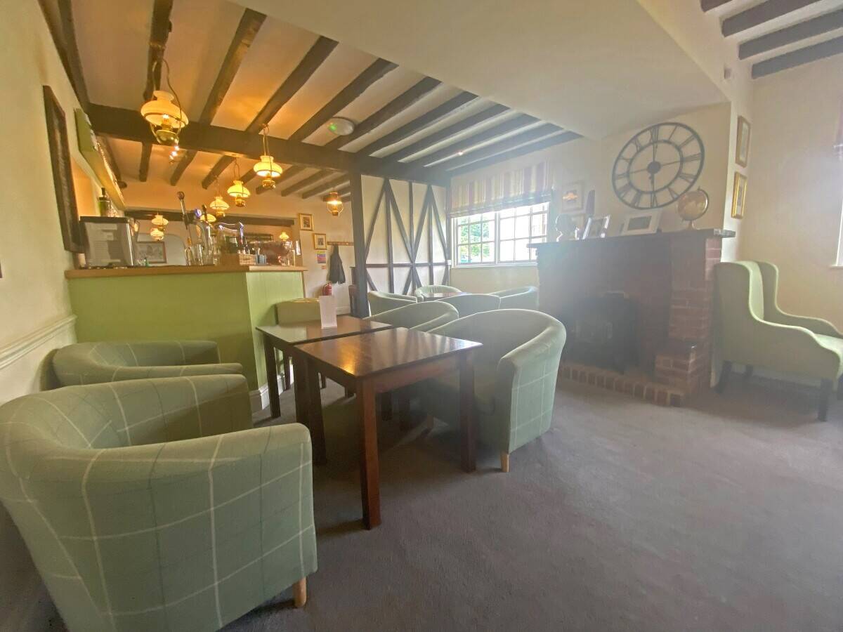 CEIRIOG VALLEY - STUNNING 18 BEDROOM COUNTRY HOTEL IN AN AREA OF OUTSTANDING NATURAL BEAUTY