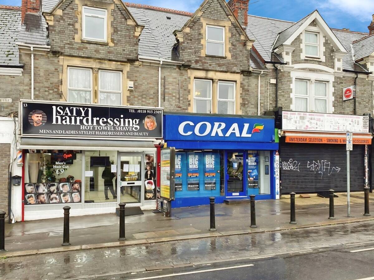 Barber Shop and Hairdressing Salon For Sale in Reading, Whitley Street - Beauty Room Photo 2