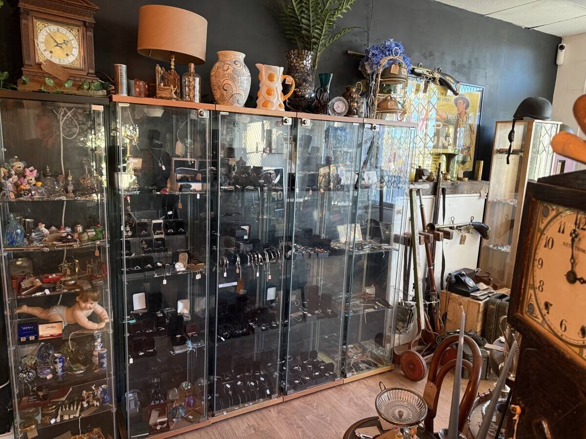 Antique Vintage and Homeware shop in Stourport on Severn