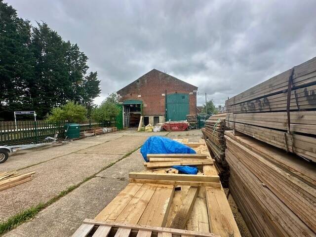 LEASEHOLD TIMBER & FENCING SUPPLIERS
