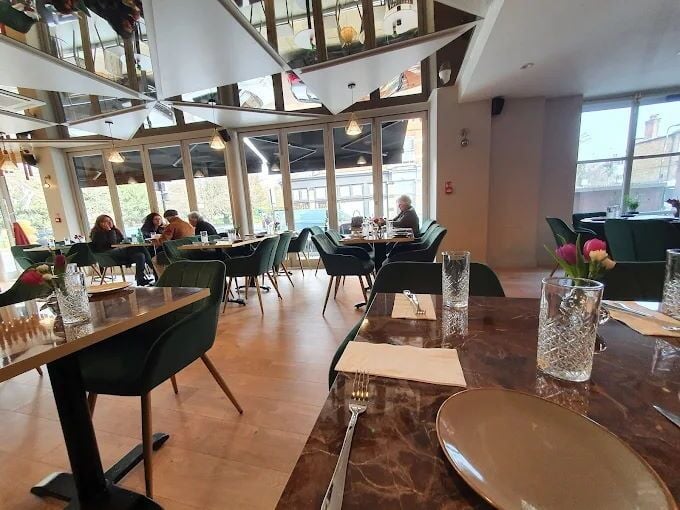 Impressive & Spacious Licensed Restaurant & Bar With Basement Bar  /   Function Room  /   Night Club closed for Sale