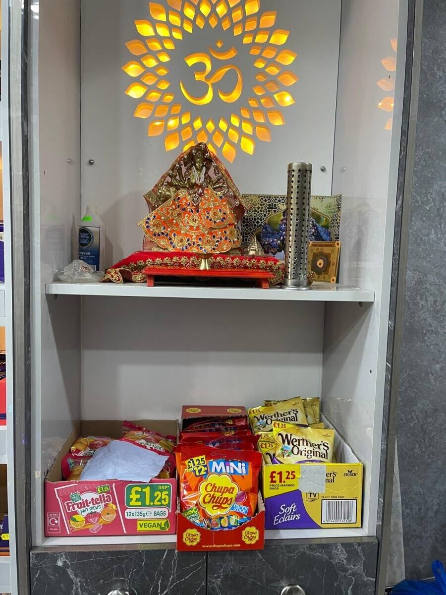 Off License for sale in Leicester