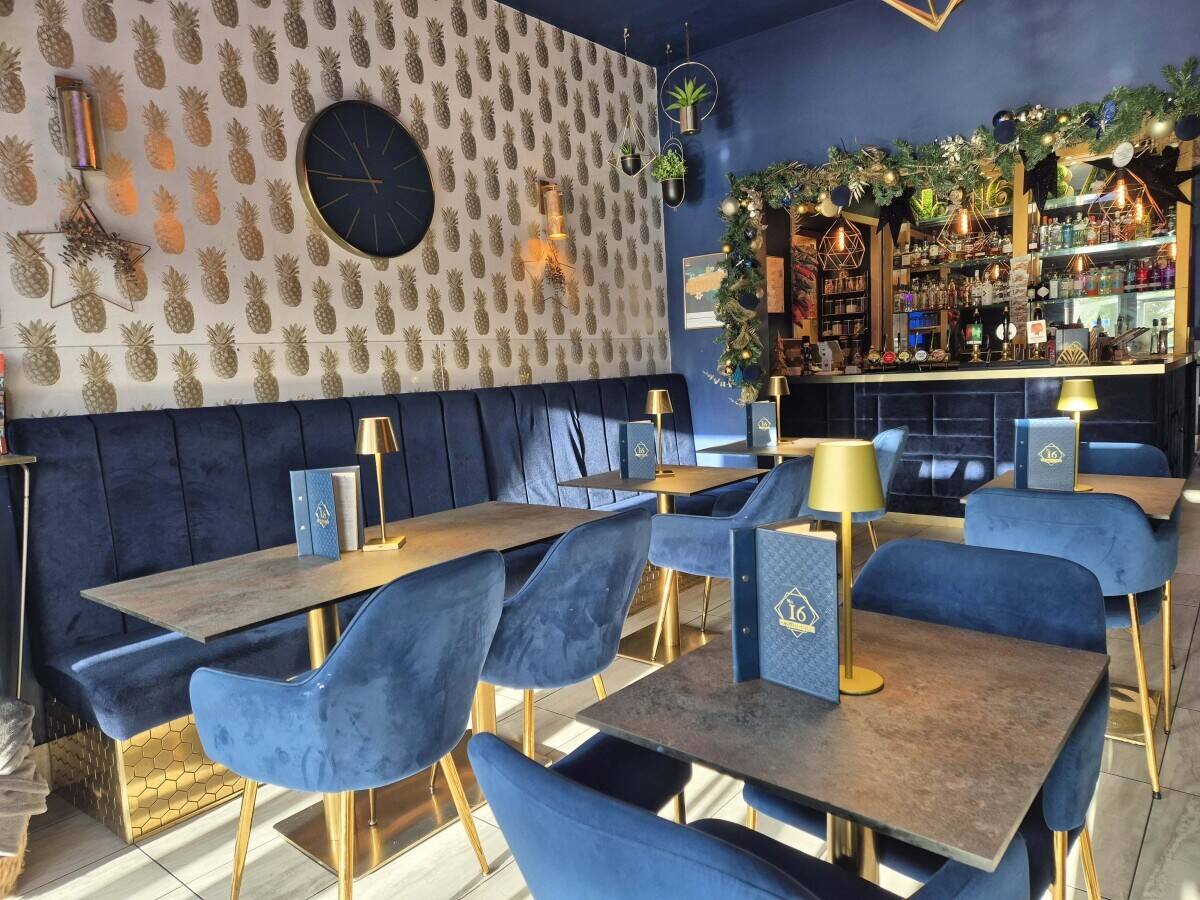 LANCASHIRE - BOUTIQUE COCKTAIL BAR IN HIGH STREET POSITION